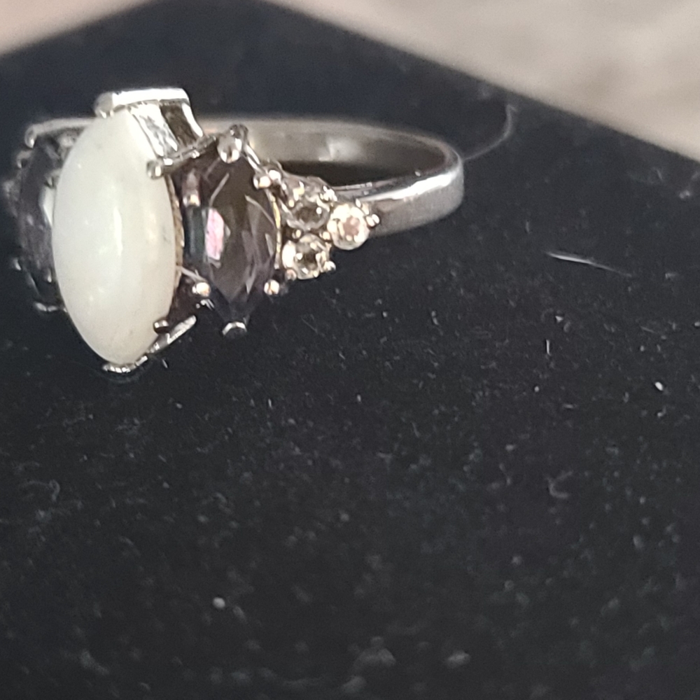 Opal Ring - Picture 4 of 12